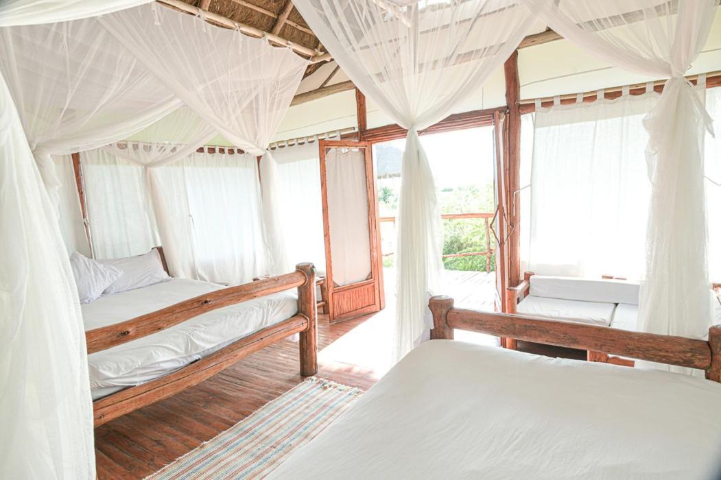 Kazinga Wilderness Safari Camp Hotel คาเซเซ ภายนอก รูปภาพ