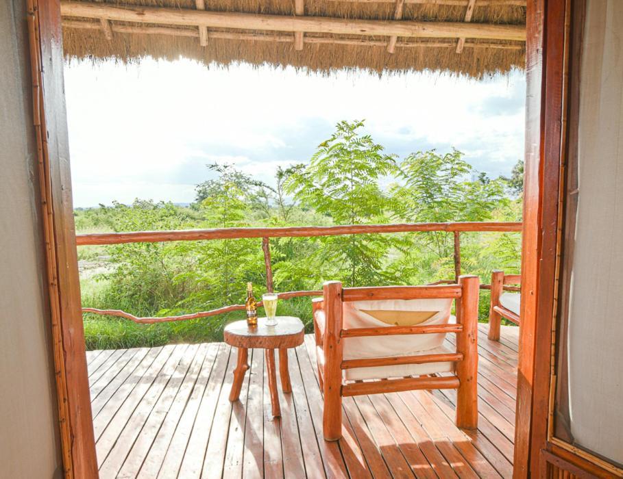 Kazinga Wilderness Safari Camp Hotel คาเซเซ ภายนอก รูปภาพ