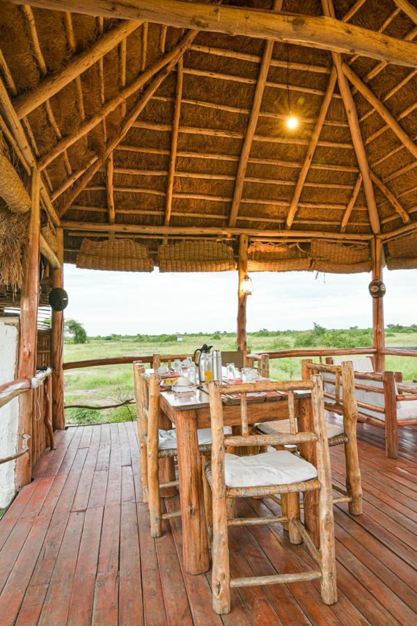 Kazinga Wilderness Safari Camp Hotel คาเซเซ ภายนอก รูปภาพ