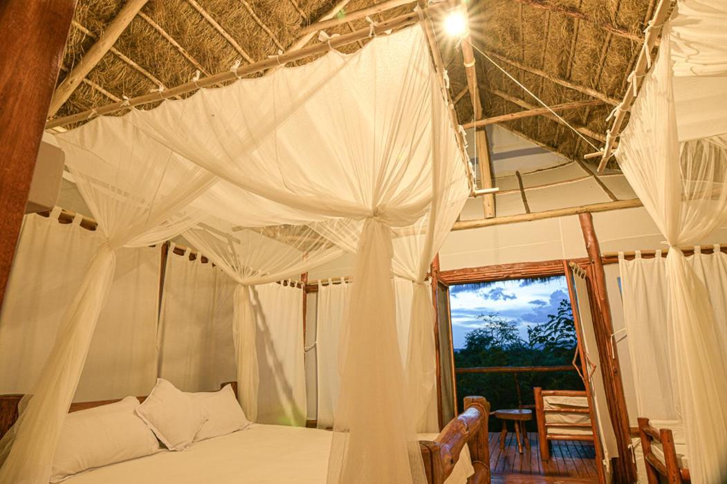 Kazinga Wilderness Safari Camp Hotel คาเซเซ ภายนอก รูปภาพ