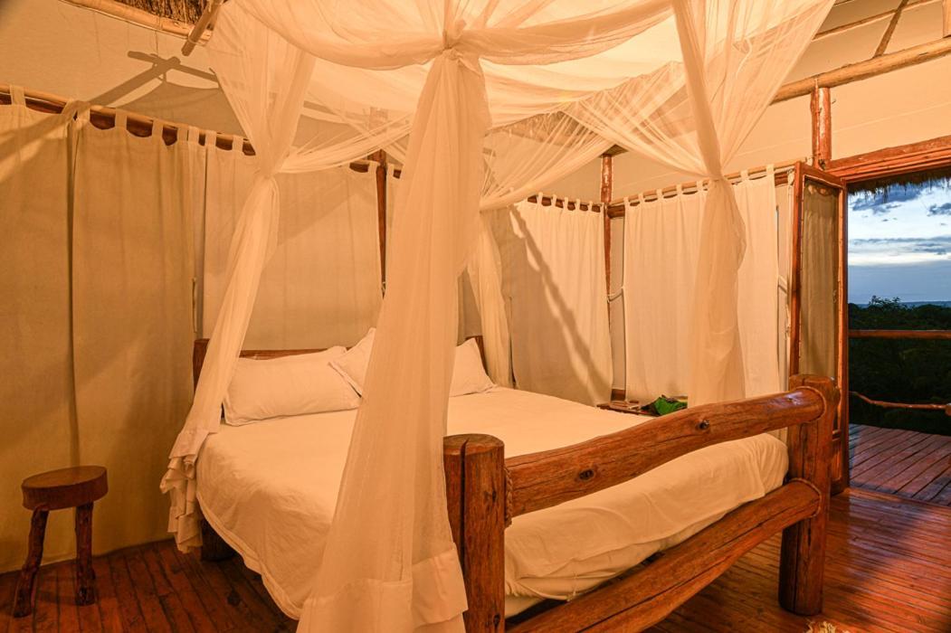Kazinga Wilderness Safari Camp Hotel คาเซเซ ภายนอก รูปภาพ