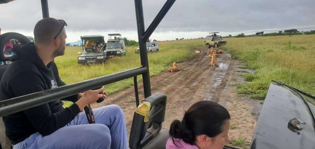 Kazinga Wilderness Safari Camp Hotel คาเซเซ ภายนอก รูปภาพ